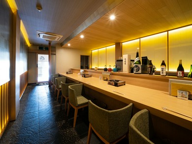 「座敷もある店内で、仲間や家族と寛ぎのひとときを」