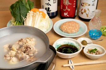 深いコクと旨みスープが決め手『博多名物　地鶏水たき』