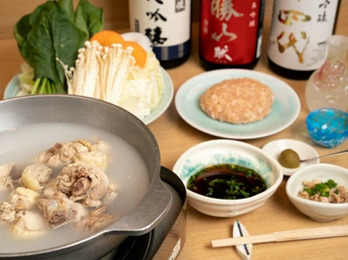 深いコクと旨みスープが決め手『博多名物　地鶏水たき』