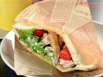 トルコ発・ヨーロッパのファーストフード『ケバブ風ピタサンド』