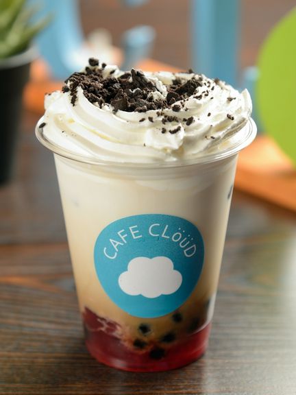 “ぷるぷる×サクサク”さまざまな食感が楽しめる『いちごオレオタピオカ』