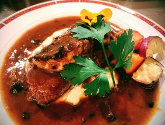 数量限定フォアグラのせフィレステーキにトリュフソース贅沢ロッシーニ