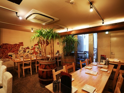 宴会やパーティーなどで活躍するテーブル席