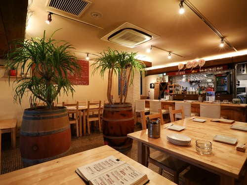 ゆったりとした、清潔感溢れる店内