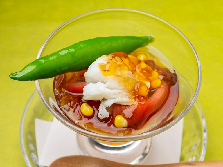 旬の食材を堪能できる『鱧と賀加茂野菜のコース』（季節限定）
