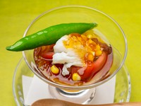 旬の食材を堪能できる『鱧と賀加茂野菜のコース』（季節限定）