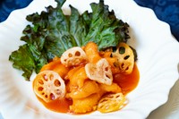 シンプルな味付けだけに店の味が冴える『海老チリ』