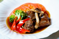 口の中でとろけるやわらかさが絶品の『黒毛和牛頬肉の煮込み』