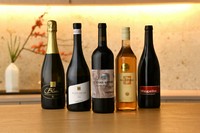 稀少なスイスワインを５種類お楽しみいただけます。今だけの期間限定です！