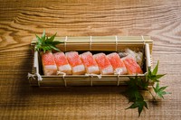 金目鯛を贅沢につかった棒鮨は手土産にもお薦めです。やわらかく上品な味わいの金目鯛をご堪能ください。