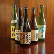 北海道ではなかなか出合えない秋田の地酒や焼酎が豊富に。季節限定酒やグラスで飲めるものも