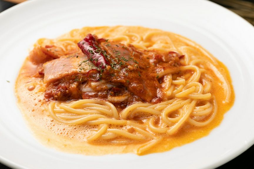 東京でも話題のパスタ料理がこの店で味わえる!『チリトマト カルボナーラ』