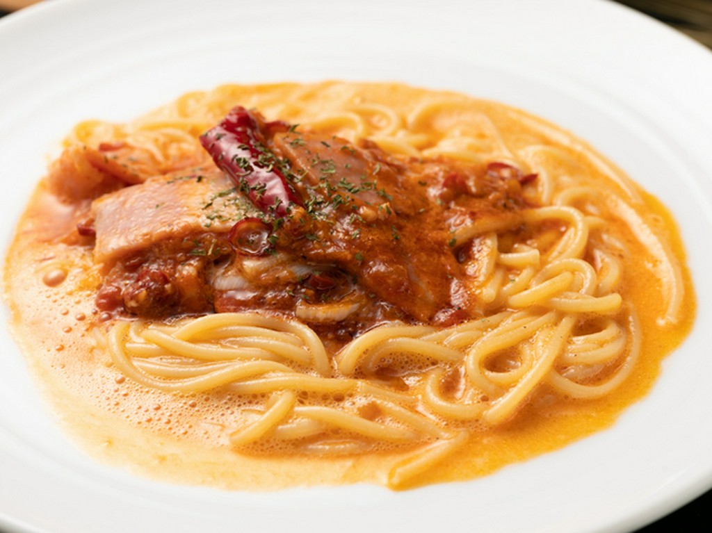 東京でも話題のパスタ料理がこの店で味わえる！『チリトマト カルボナーラ』