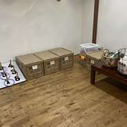 お子様連れでも気兼ねなくお酒や食事を楽しみたい親御さんにぜひ。
お子様用のメニューやご飯が食べ終わってら遊べるプレイルームがあります。親御さんもたまにはゆっくり外食の時間をお楽しみください。