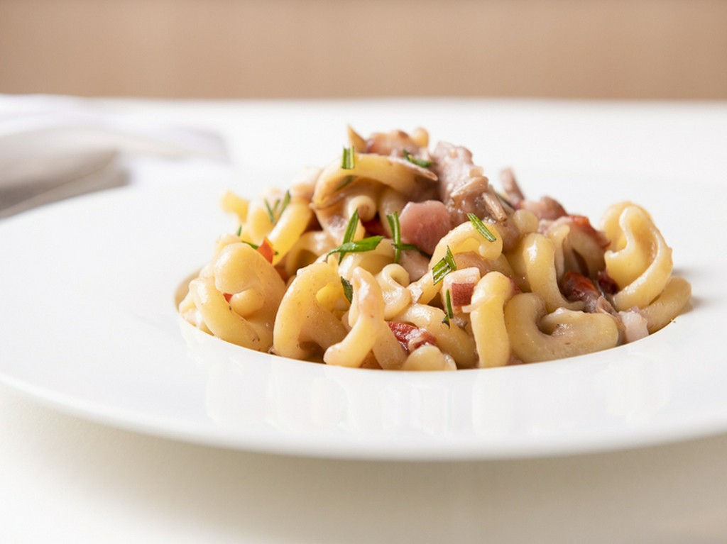 南イタリア風の素朴な味を再現『パスタ・ベスビオ　たことアンデスポテトのラグーソース』