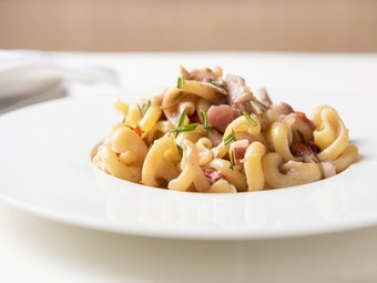 南イタリア風の素朴な味を再現『パスタ・ベスビオ　たことアンデスポテトのラグーソース』