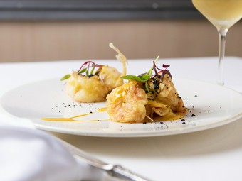 エスニックな風味がおいしい『海老のフリット』