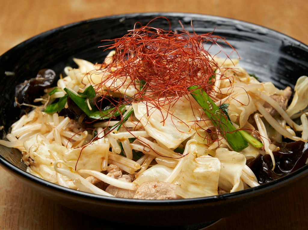 ピリリとした辛さでひそかな人気メニューとなっている『しびれ野菜炒め』