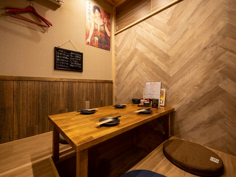 人気の個室型掘りごたつ式座敷席は、4人用が2室と3人用が1室あり