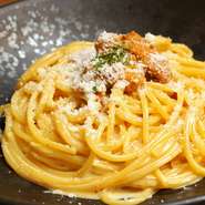 ウニの旨みたっぷりのクリームパスタです
