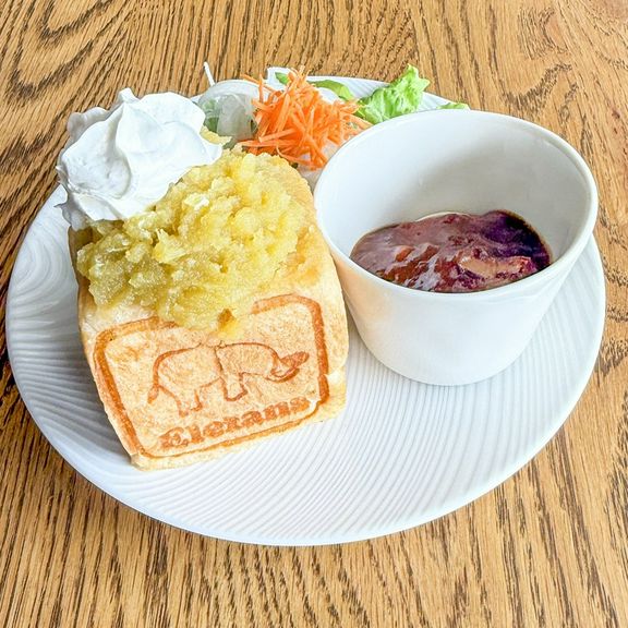 11月限定メニュー　さつまいも食パン（1日限定10食平日のみ）