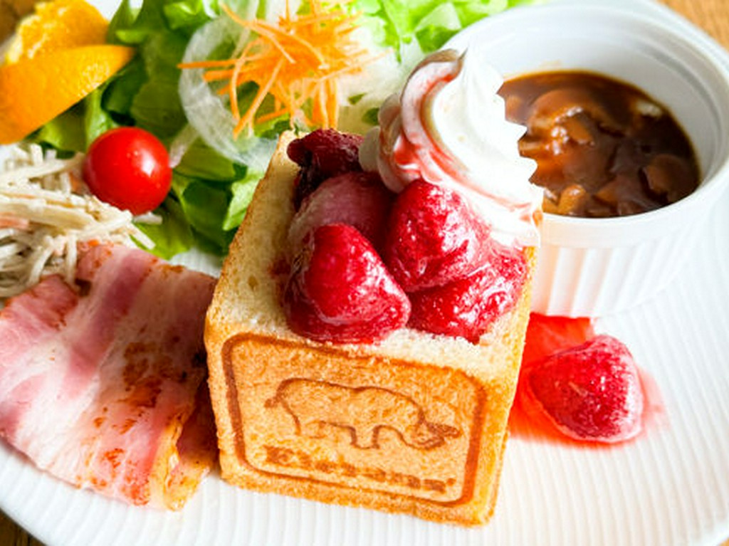 いちごジャム食パン