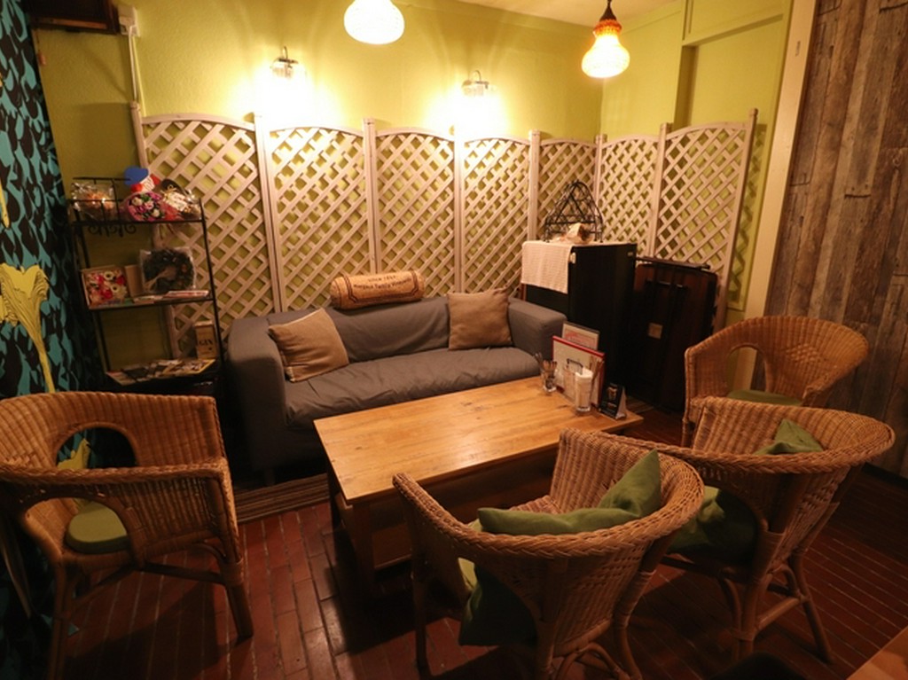 半個室のソファー席