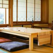 日本家屋ならでは落ち着き。足裏から伝わってくる柔らかな畳の感触。幼い頃を思い出させてくれるような原風景が、ここにはあります。ゆったりとしたひとときを過ごせそうです。