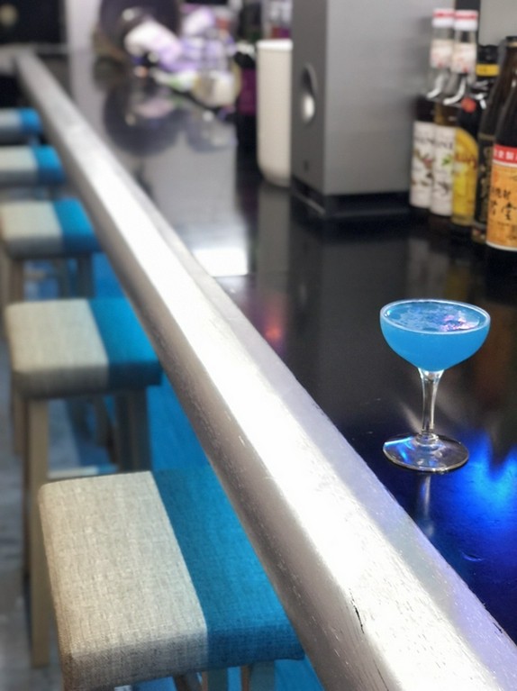 モダンな空間でリーズナブルに。雰囲気と料理を楽しむ