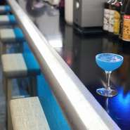落ち着いた店内と音楽で、ランチからディナーまでデートシーンに使える新スポット。
がっつり料理からデザートなど幅広いメニューとステンドガラスがポイントの、工夫を凝らした店内を全身で感じて下さい！