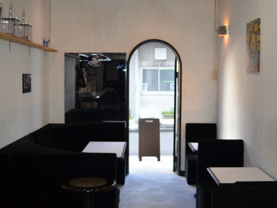 落ち着いた店内と幅広いメニューでどんなシーンにも対応します。