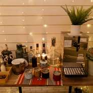 屋根、冷暖房完備のテラスはグランピング女子会にもぴったり。飲み放題付きでゆっくりお楽しみいただけます！