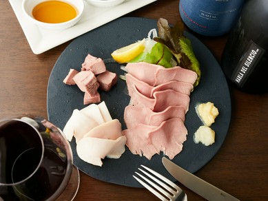 お任せ肉刺し3点盛り