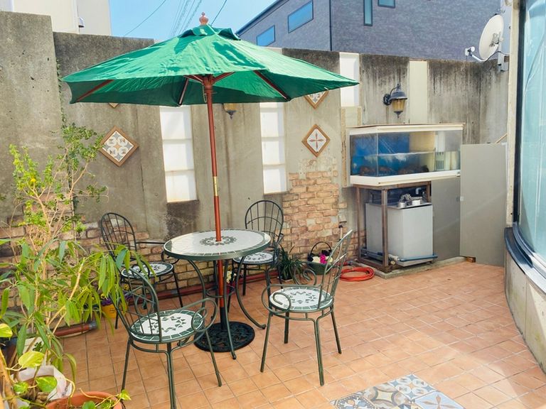 天気の良い日には、開放感溢れるテラス席がおすすめ