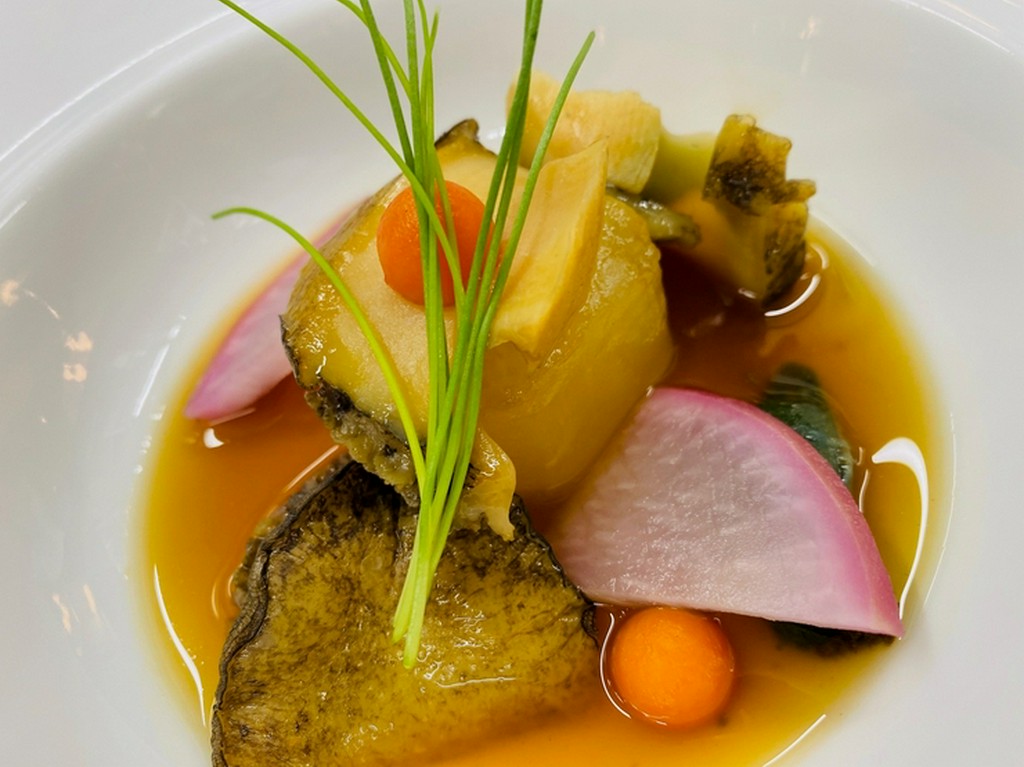 『 アワビのポトフ風柔らか煮　根菜とのアンサンブル』