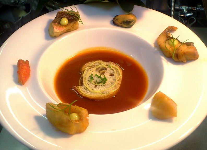 日々違う食材に出合える、旬食材のスープ『本日のスープ(魚介のスープ ブイヤベース風)』