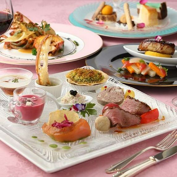 地元で水揚げされた魚介や、近隣から届く地場産野菜を使用