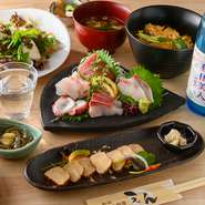 秋田の郷土料理と各地から取り入れた日本酒を片手に大人女子会はいかがですか。ランチからディナーまでお楽しみ頂けます。清潔感のあるかわいらしい空間は居心地もよく、楽しいひと時が過ごせます。