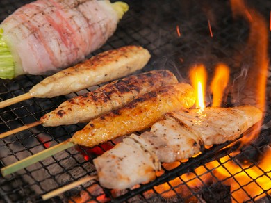 リーズナブルな価格の炭焼きは、一人飲みのお供にぴったり