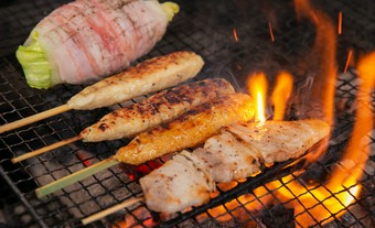 ジューシーでふんわり柔らかい、食べ応えも抜群な『名物　手こね生つくね（タレ/塩）』