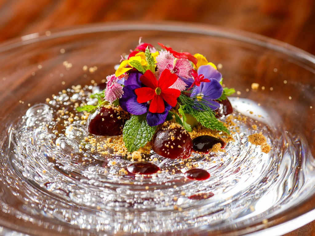 彩り、味ともにカラフルでバラエティ豊かな『フォアグラの菜園』