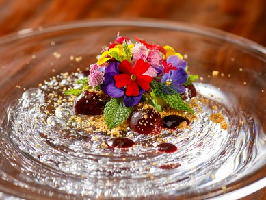 彩り、味ともにカラフルでバラエティ豊かな『フォアグラの菜園』