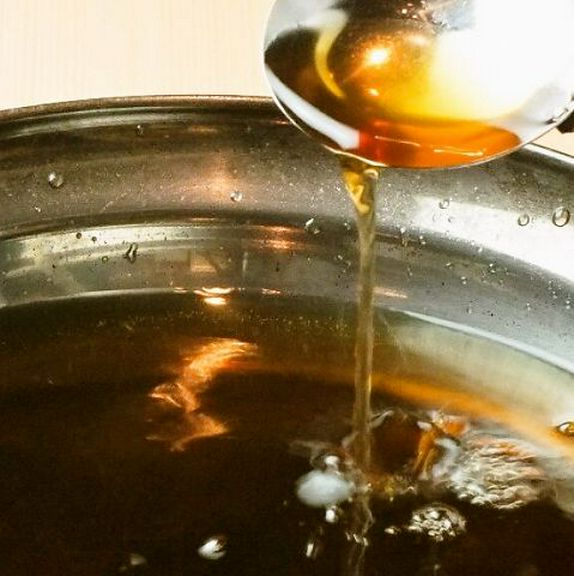 新作の博多あごだし醤油もつ鍋(長崎県産の焼きあご使用)