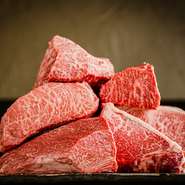 赤身肉を中心としたお肉の盛り合わせは、コースの中心となるひと品。お肉の品質、当日のお肉のコンディションから厳選された6品。それぞれの個性を噛みしめてみませんか。
