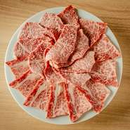 各コースの肉料理だけをピックアップ、厚切りタンやホルモンを加えた、まさに「肉だけ」を楽しむコース。自慢の肉を存分に楽しんでみませんか。