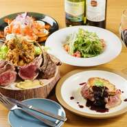 コース料理でも、単品料理の注文でも、飲み放題を付けられるのがうれしいところ。軽めのおつまみメニューから、食べ応えのある肉料理まで、いろいろな料理を楽しめます。