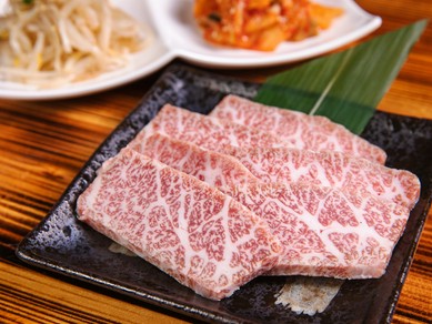 焼肉といえばコレ！とろける脂の『上カルビ』