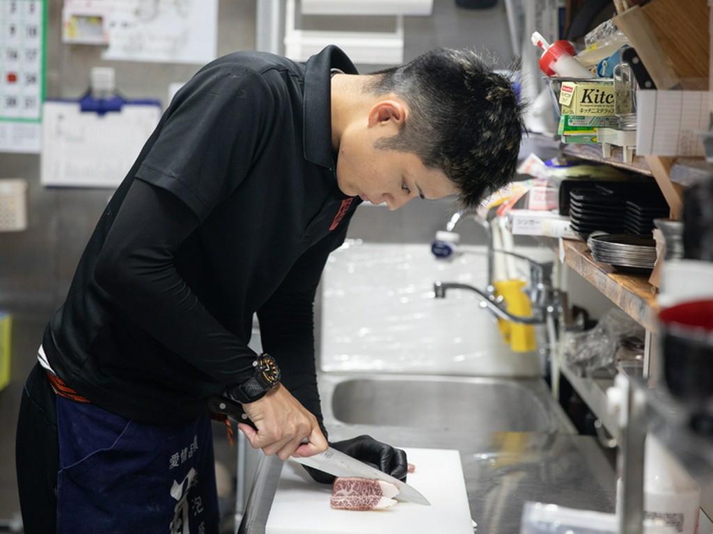 いつも笑顔を忘れずに。おいしい料理をスピーディに届ける