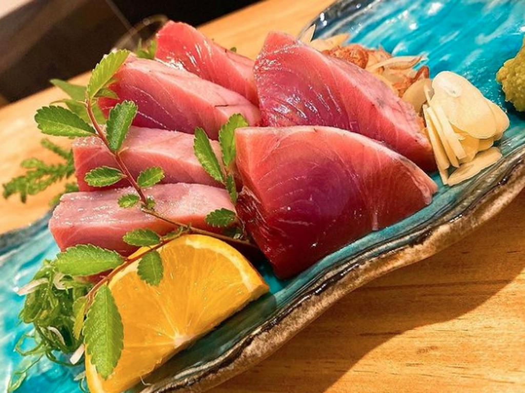 昼獲れ!! もち鰹(かつお) 刺身