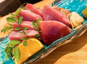 昼獲れ!! もち鰹(かつお) 刺身